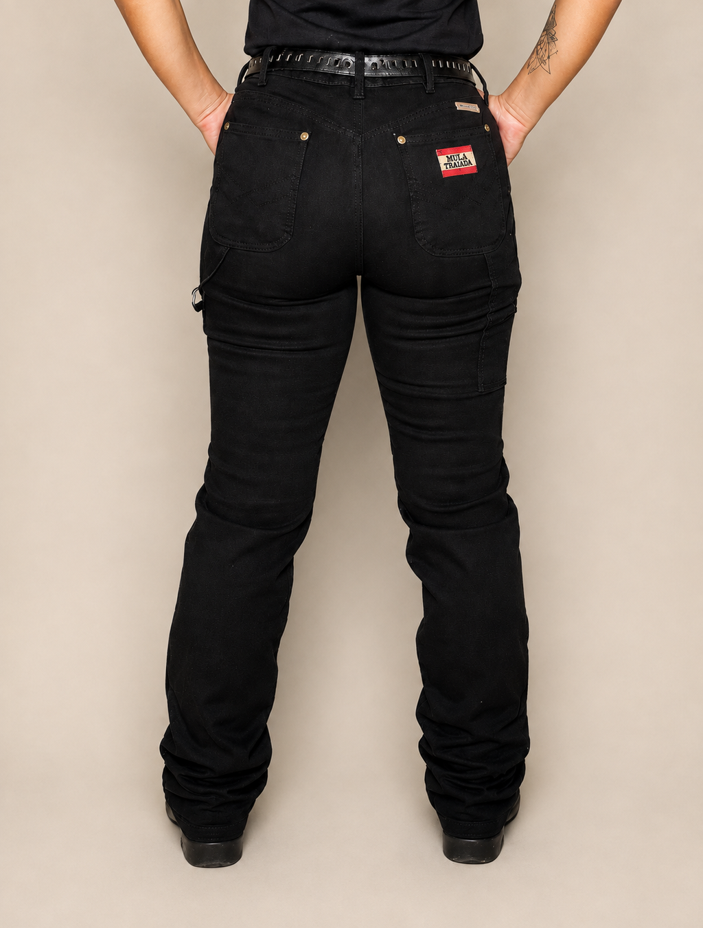CALÇA JEANS - FEMININA - MULA TRAIADA - FLAIRE - PRETA